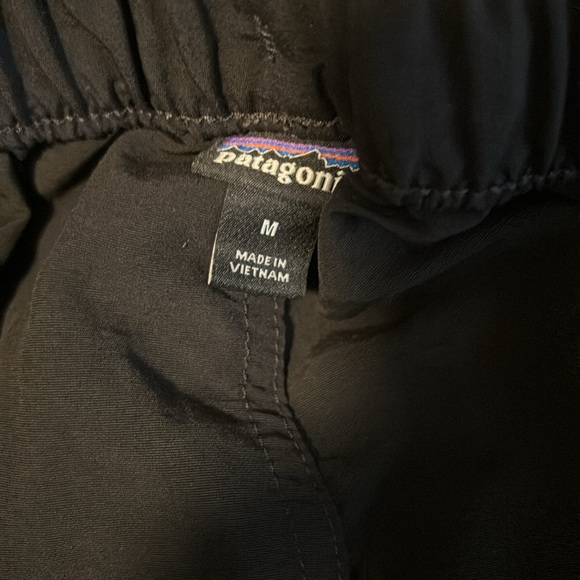 Patagonia Black Elastic Waist Shorts Size Medium - Picture 6 of 6